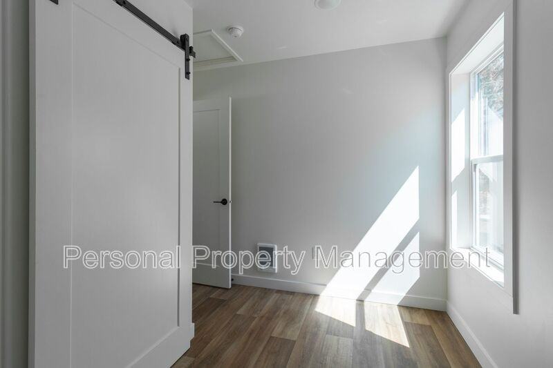 7919 Ne 32nd St #C - Photo 6 of 12