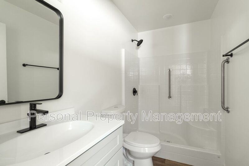 7919 Ne 32nd St #C - Photo 7 of 12