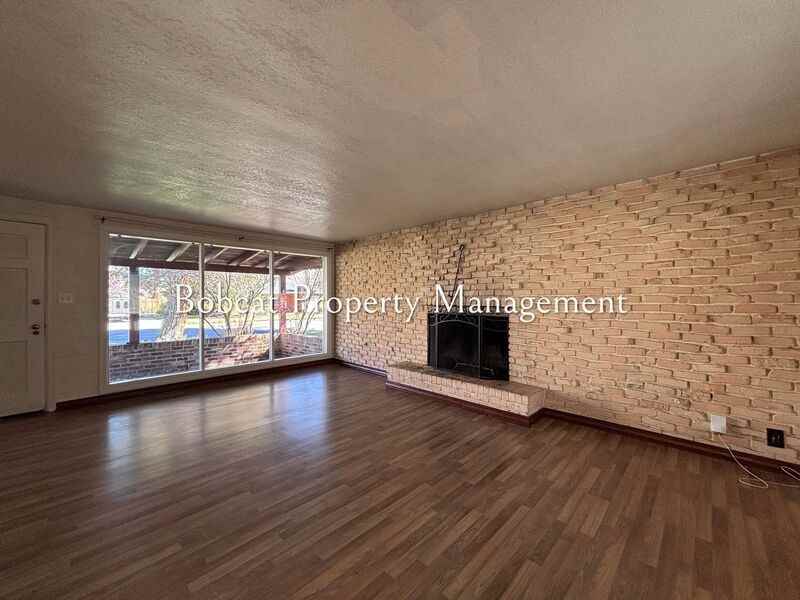 719 W Fifth St - Photo 6 of 45