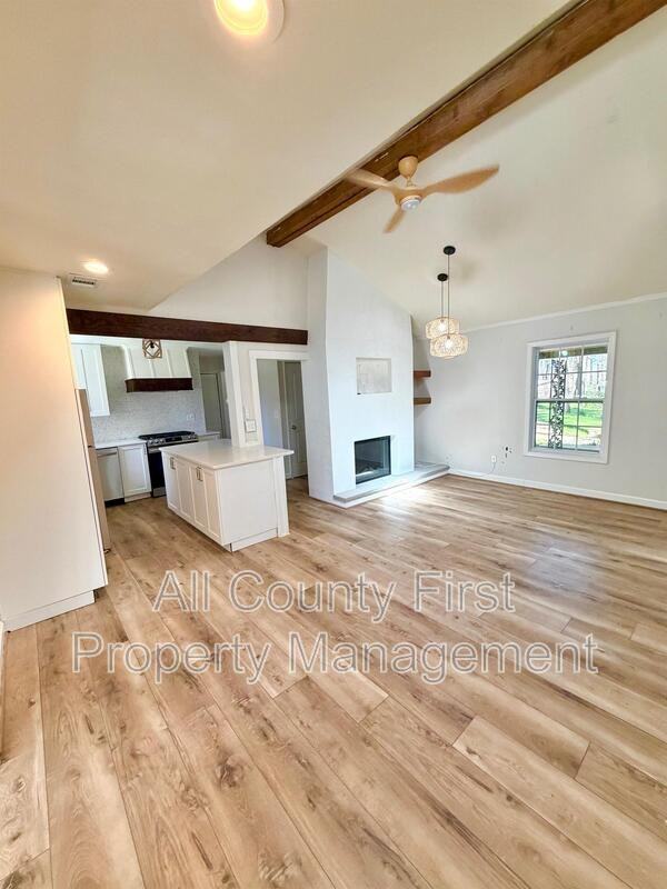 459 Holly Dr Se - Photo 4 of 19