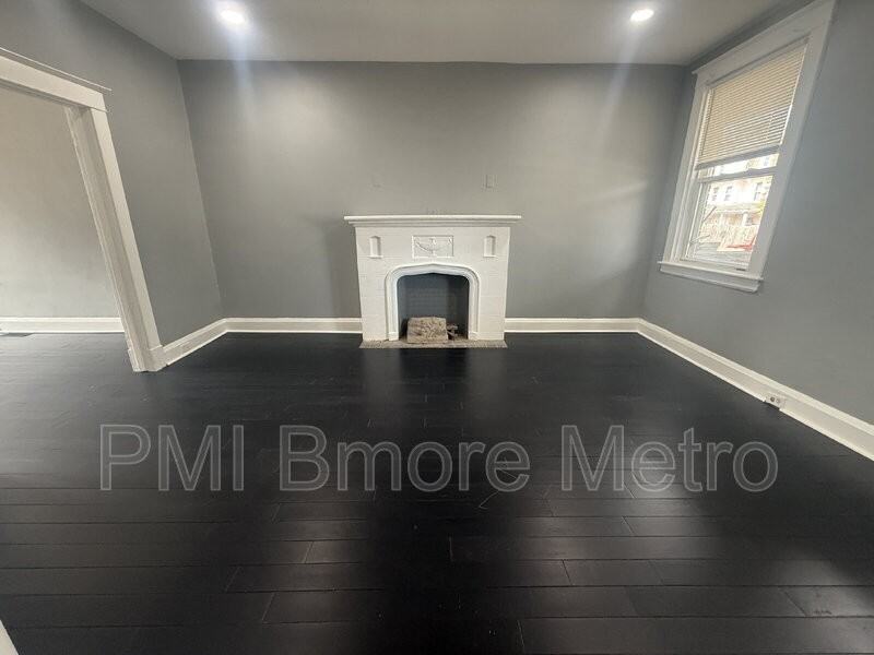 531 Willow Ave - Photo 4 of 13