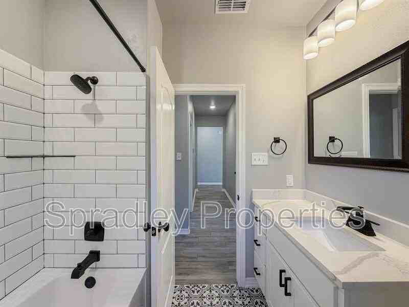 6125 Modena Dr - Photo 7 of 34