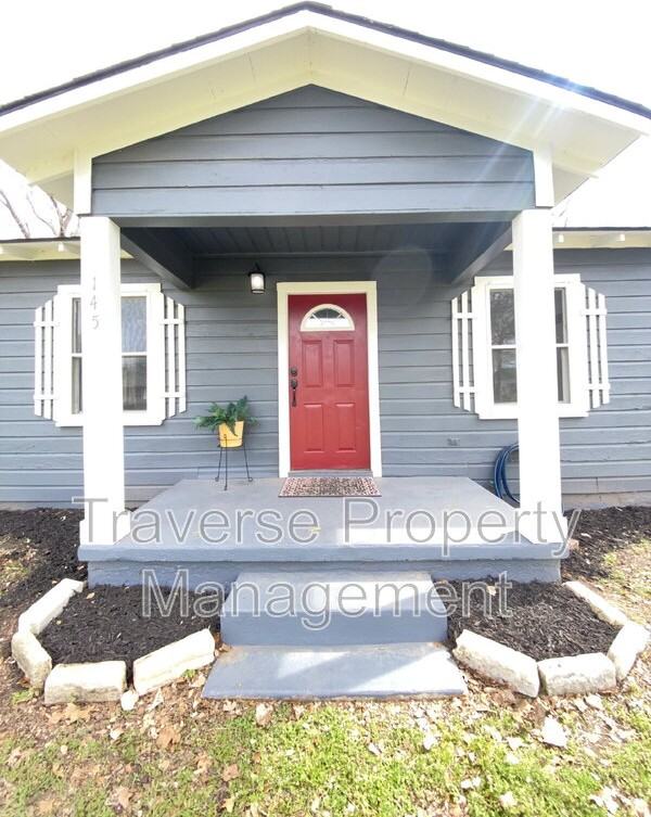 145 Gordon Dr - Photo 4 of 25