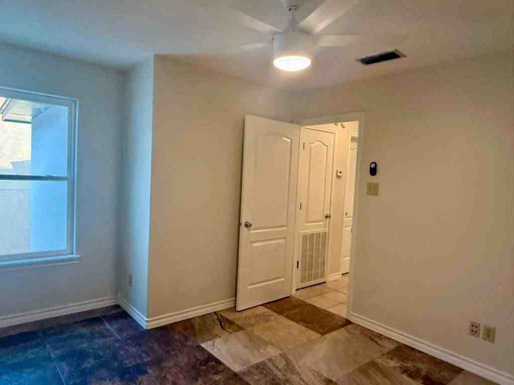 411 Shiloh Drive - Photo 4 of 32