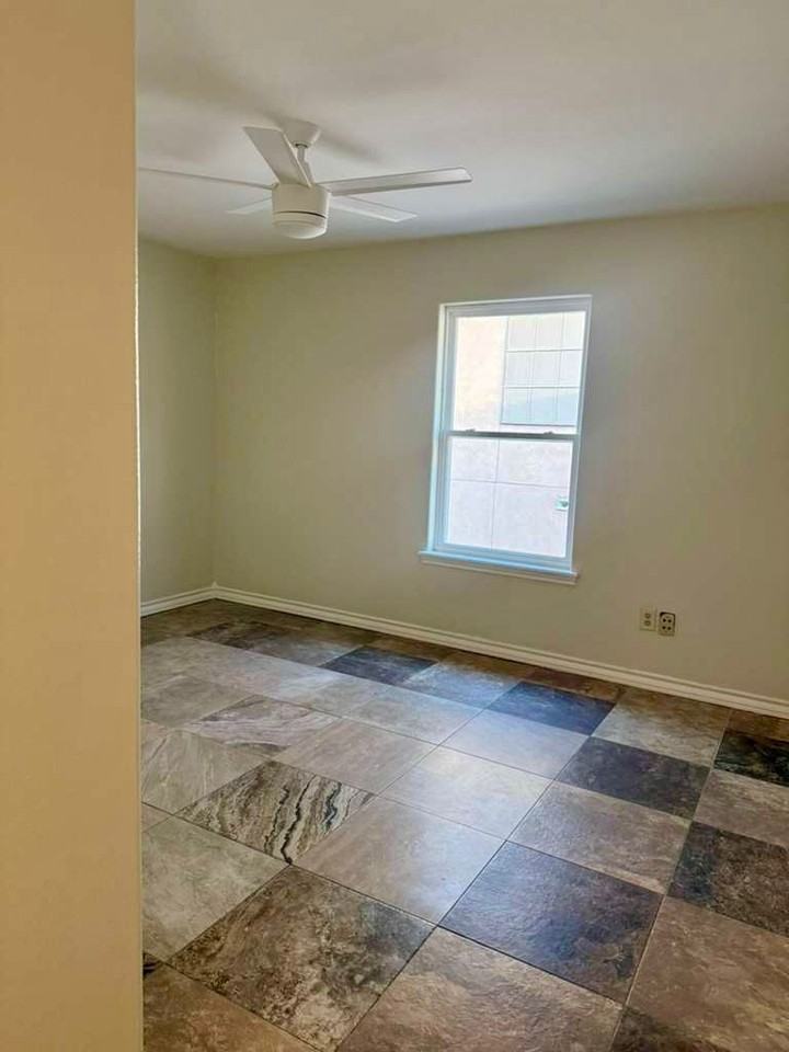 411 Shiloh Drive - Photo 5 of 32