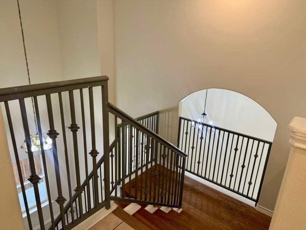 411 Shiloh Drive - Photo 7 of 32