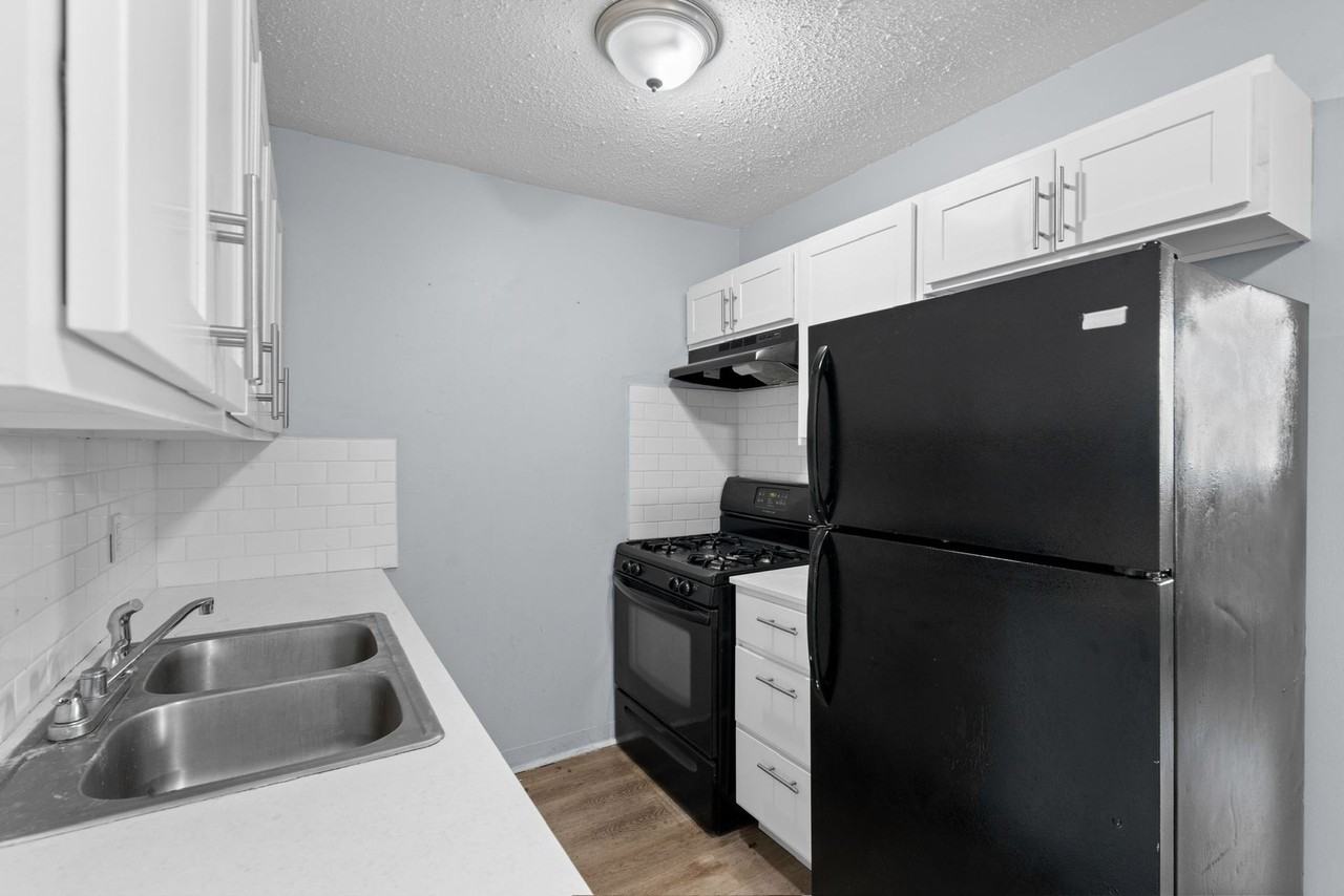 Terrace Court - Photo 6 of 44