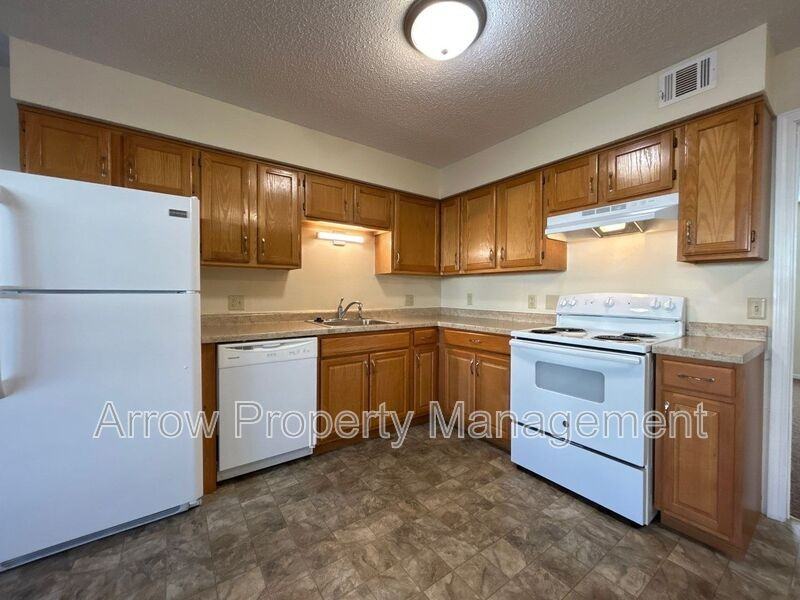 1009 14th St - Photo 3 of 7