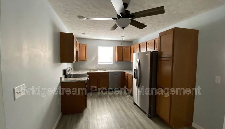 2025 Culver Ave - Photo 6 of 22