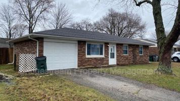 featured image of 2507 Foxchase Ct W