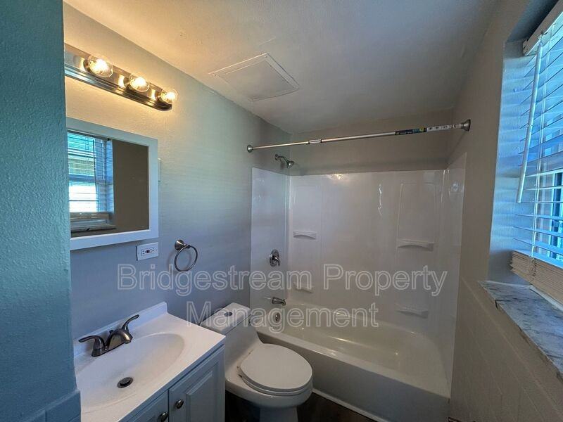 2605 Revere Ave #A - Photo 6 of 7