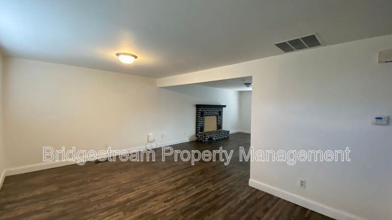 7701 Timbercrest Dr - Photo 4 of 26