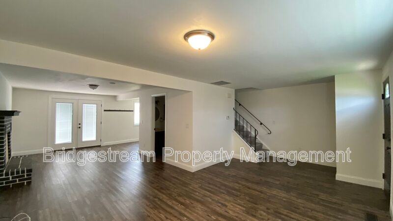 7701 Timbercrest Dr - Photo 5 of 26