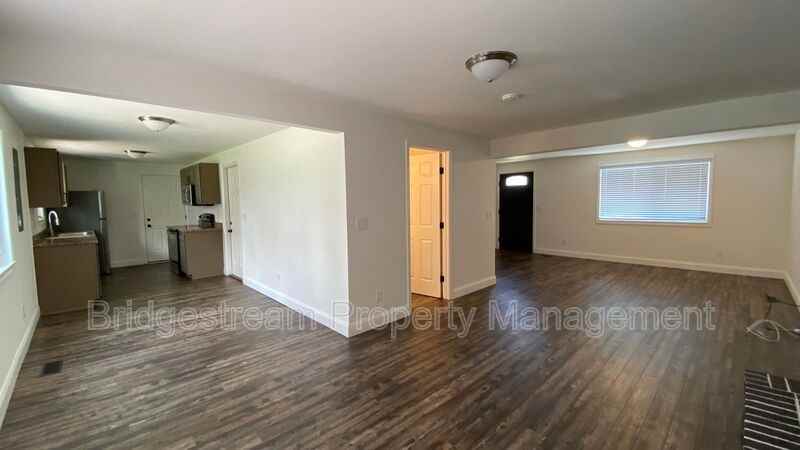 7701 Timbercrest Dr - Photo 6 of 26