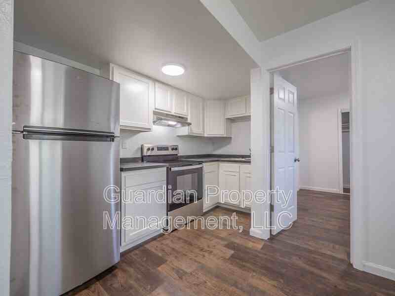 1121 N College Dr #15 - Photo 6 of 13