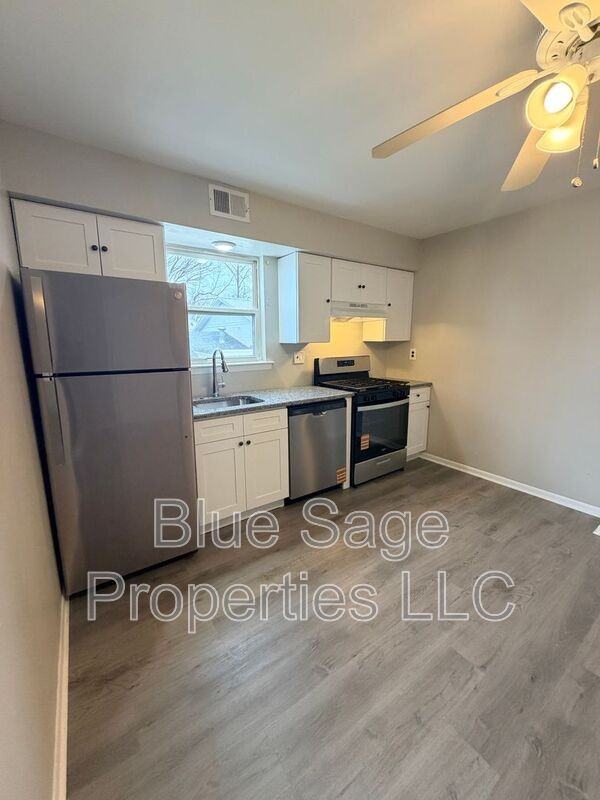 727 Clifton Ave #2 - Photo 7 of 21