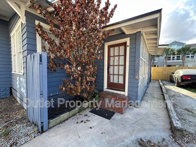 129 E Concord St #129B - Photo 2 of 18