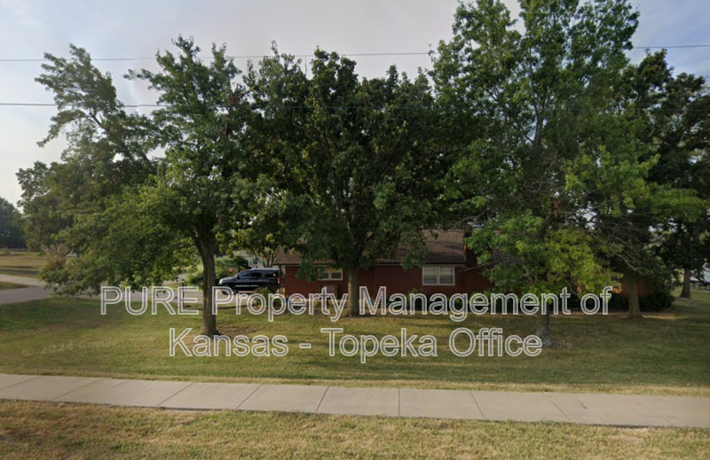 3445 Se 45th St - Photo 2 of 7