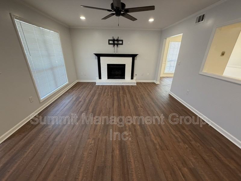 1528 Saint Dunstans Rd - Photo 3 of 40