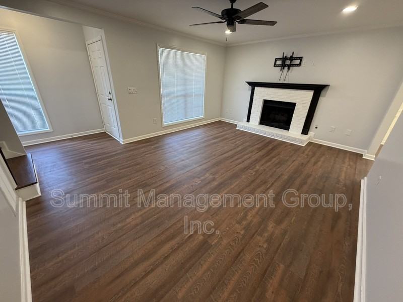 1528 Saint Dunstans Rd - Photo 4 of 40