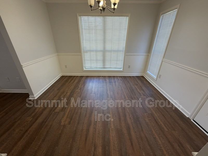 1528 Saint Dunstans Rd - Photo 6 of 40