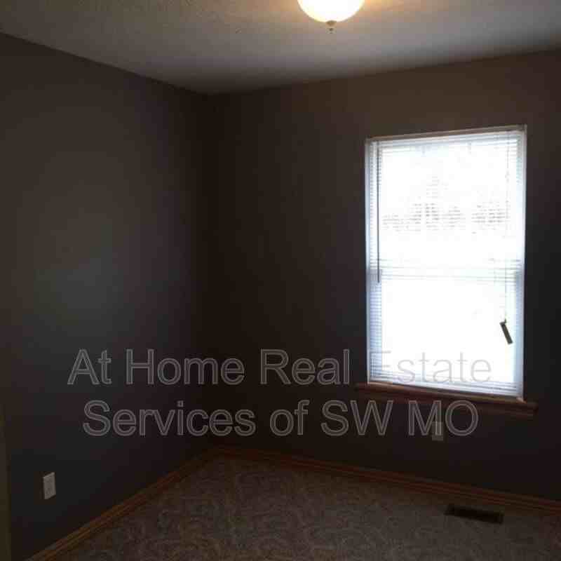 3033 N Fremont Ave - Photo 6 of 15