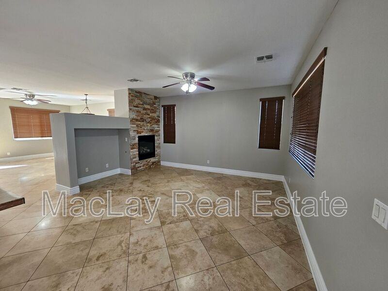 3936 E Minton St - Photo 7 of 28