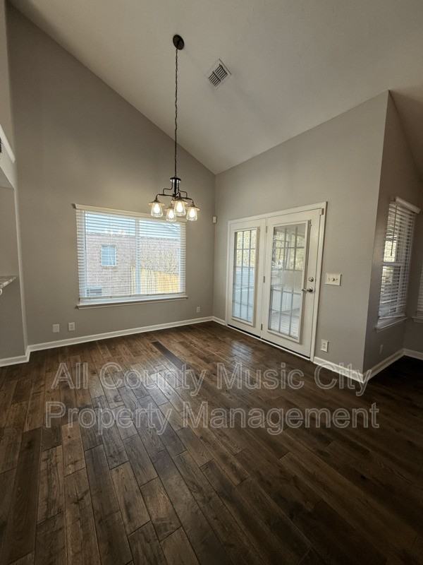 302 Park Glen Dr - Photo 7 of 17