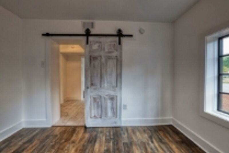 1122 Wellman Ave Ne #4 - Photo 2 of 9