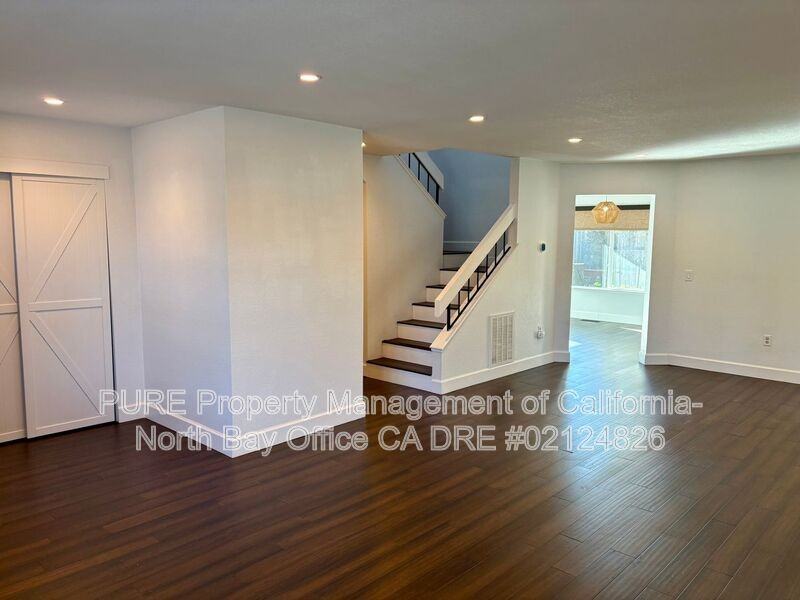 104 Banff Way - Photo 3 of 22