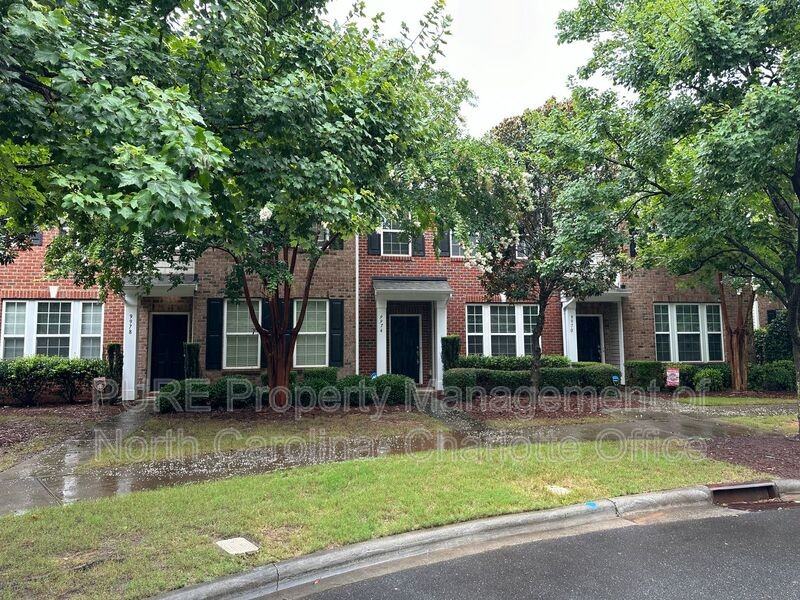 9974 Evergreen Terrace Dr - Photo 5 of 37