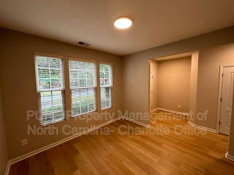 9974 Evergreen Terrace Dr - Photo 7 of 37