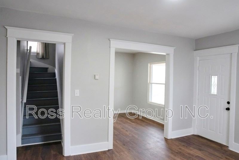 902 Mason St - Photo 2 of 7