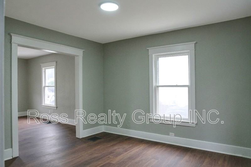 902 Mason St - Photo 3 of 7