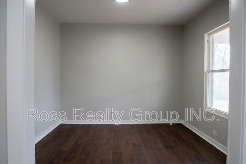 902 Mason St - Photo 5 of 7