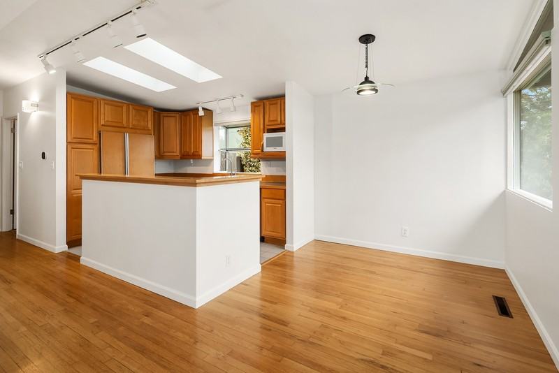 9746 46th Ave Ne - Photo 4 of 16