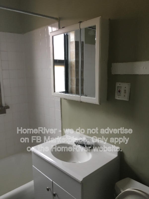 10928 S Vernon Ave #3W - Photo 4 of 7