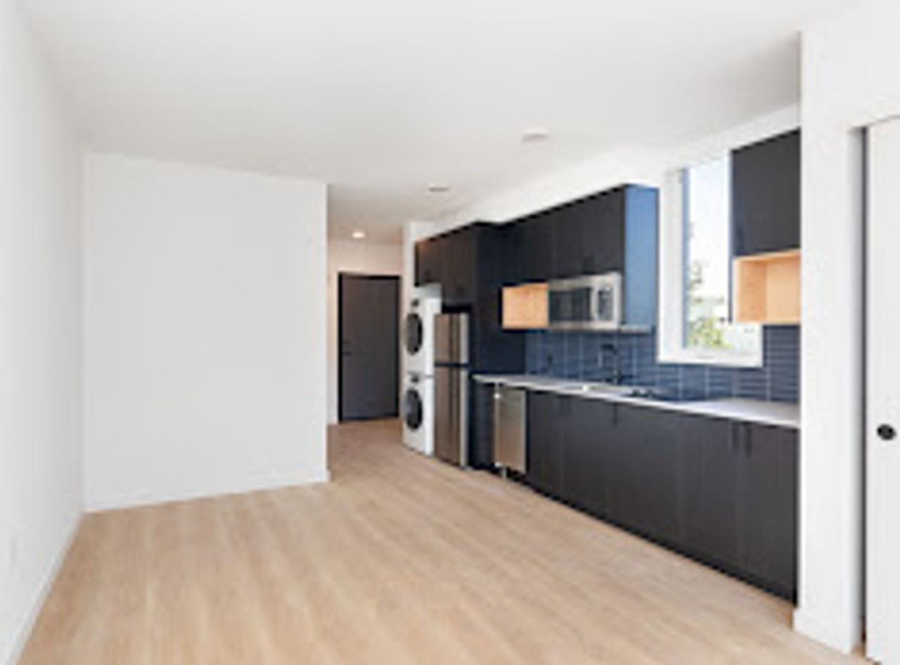 Track 66 - 836 NE 66th St - Photo 3 of 17