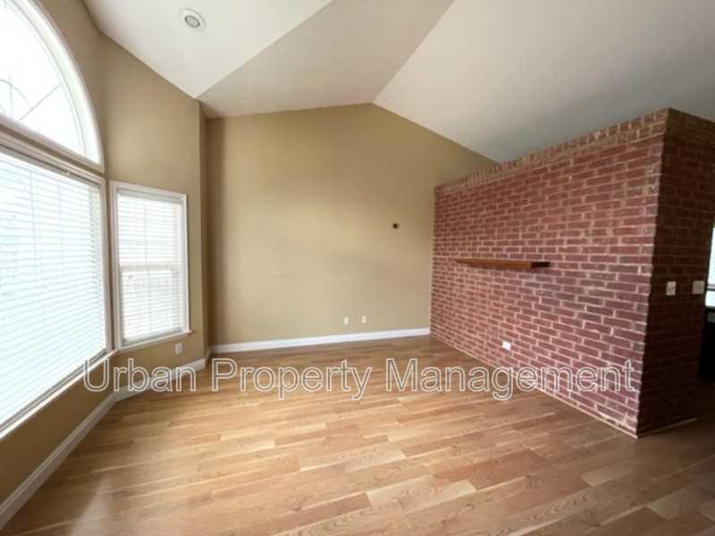 332 Westnorth - Photo 4 of 10