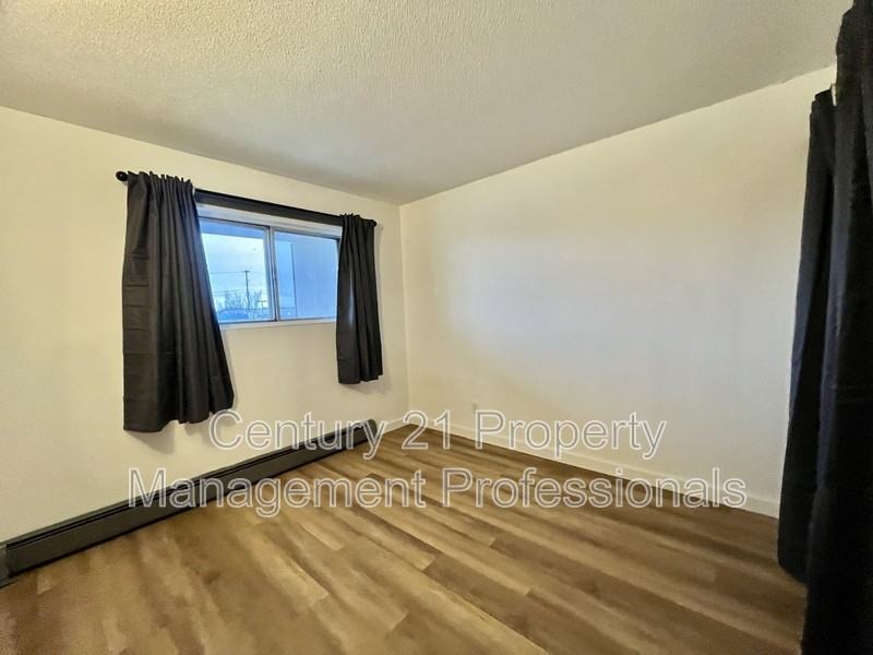 12708-90 Street Nw #311 - Photo 7 of 10