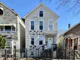 featured image of 1721 N Mozart St #G