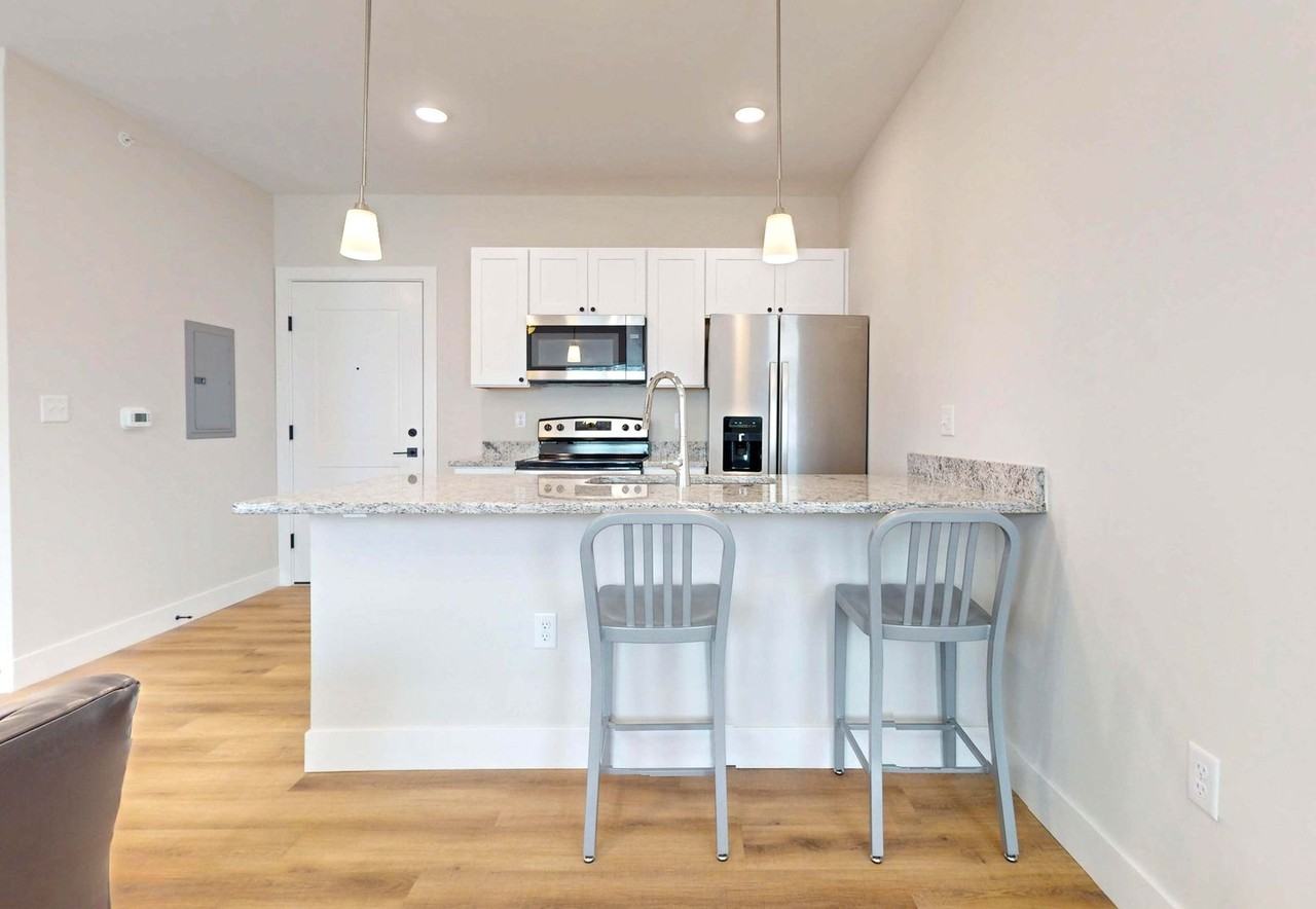 305 W Washington - Photo 7 of 31