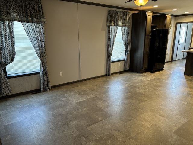 271 Crestwood Dr - Photo 3 of 29