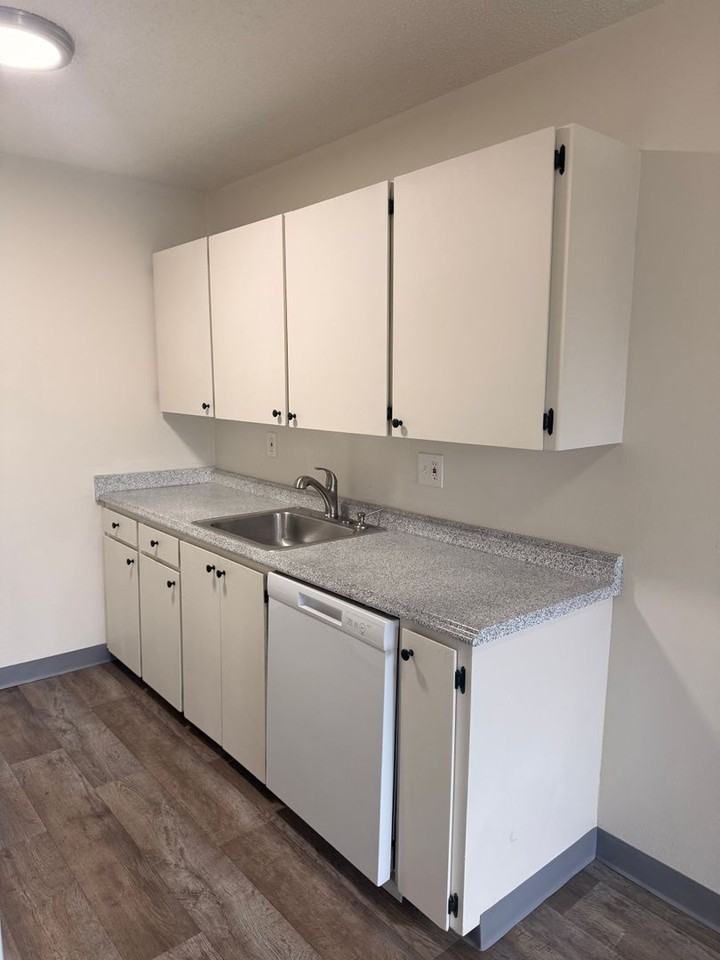 S815 - Star Apartments - Photo 5 of 42
