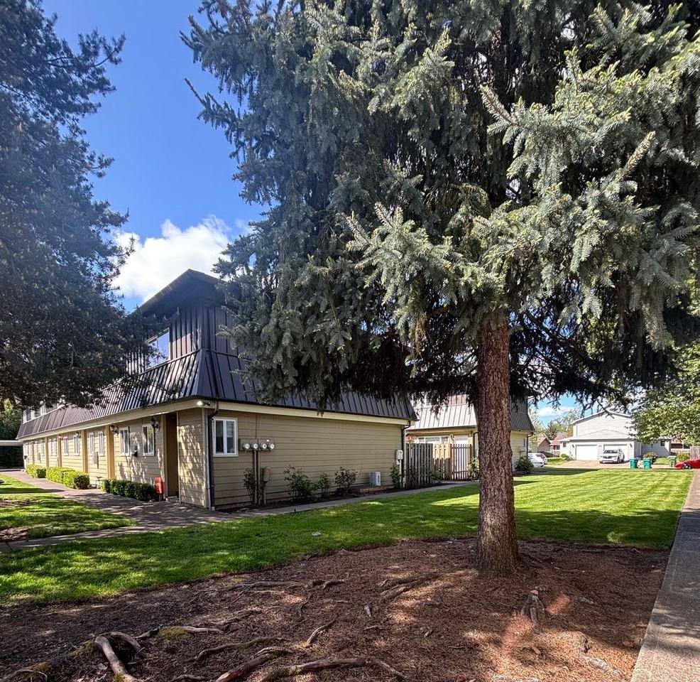 606 E 9th St #25 - Photo 5 of 6