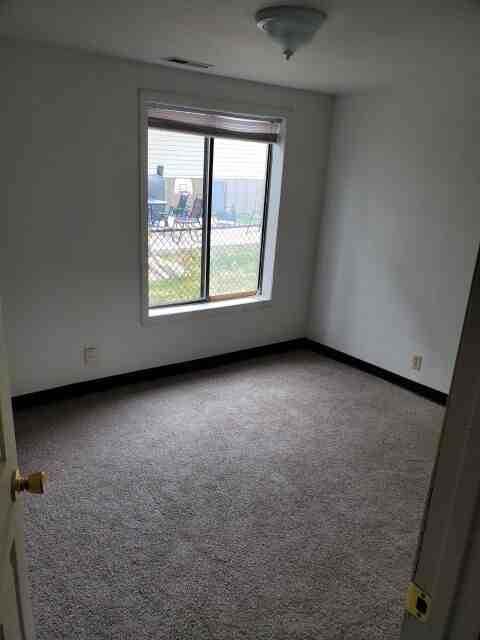 4136 Buchanan Ave - Photo 5 of 6