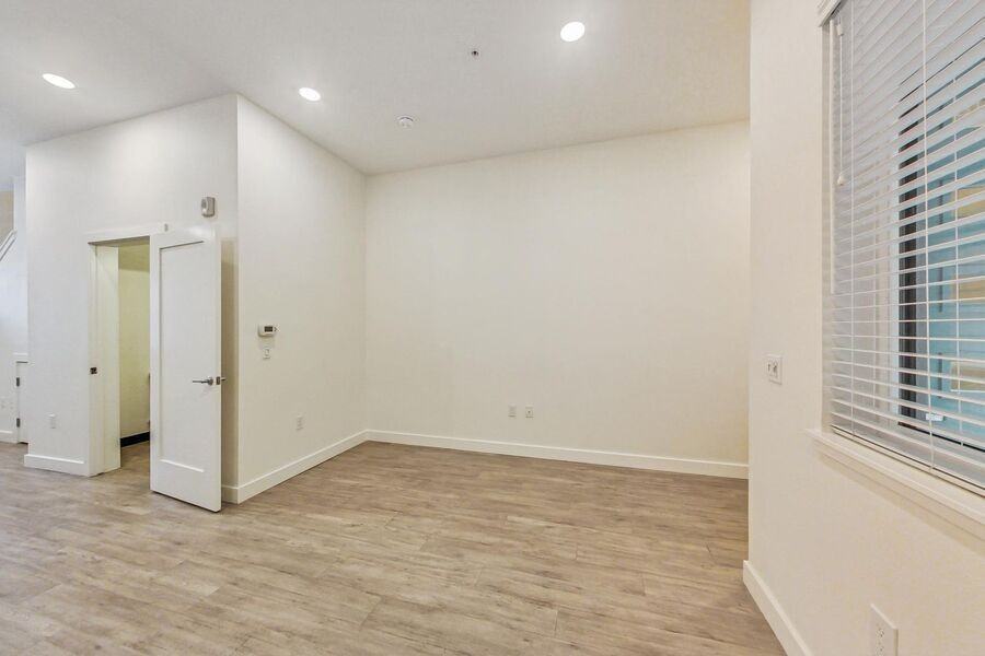 411 29th Street - Photo 2 of 27