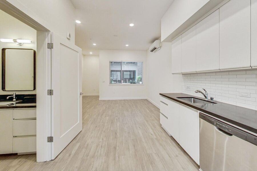 411 29th Street - Photo 5 of 27