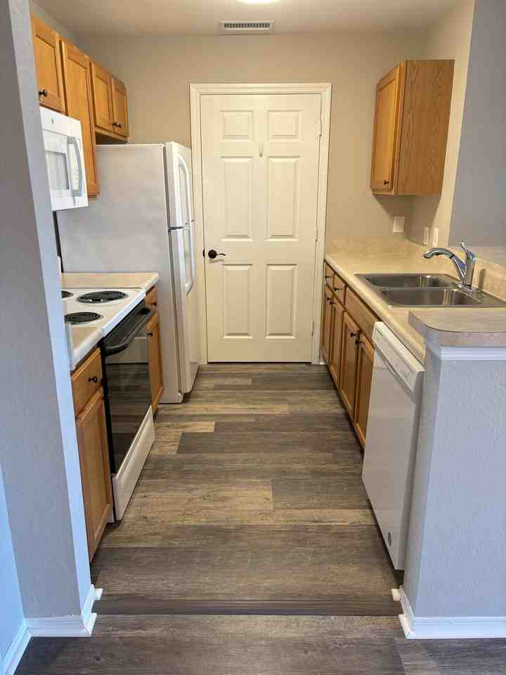 4850 51st Street West - Photo 5 of 13