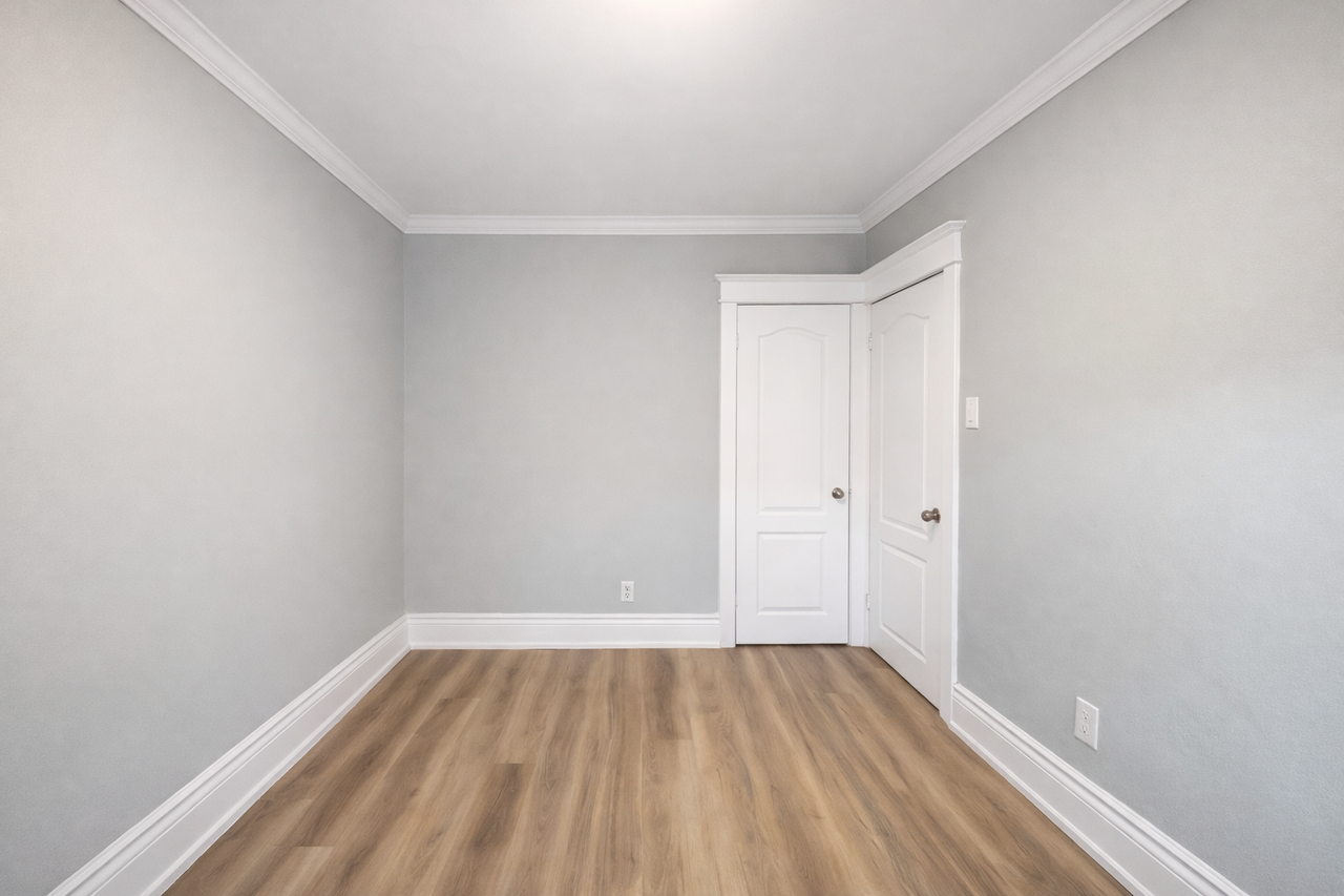 624 Main Street East #5 - Photo 6 of 10